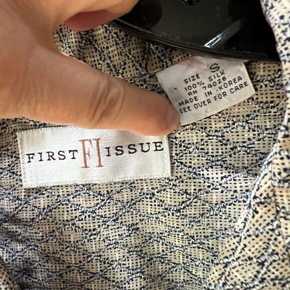 100% Silk First Issue Blouse Vintage Size Small - Picture 3 of 10